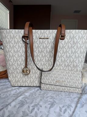 Michael Kors Jet Set Travel Signature Tote and Wallet in Vanilla/Acorn